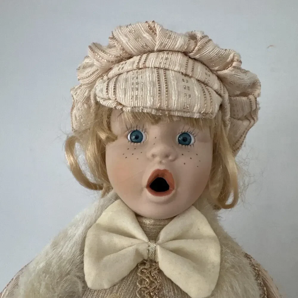 Vintage Christmas Carolers Boy Girl Figurines 15